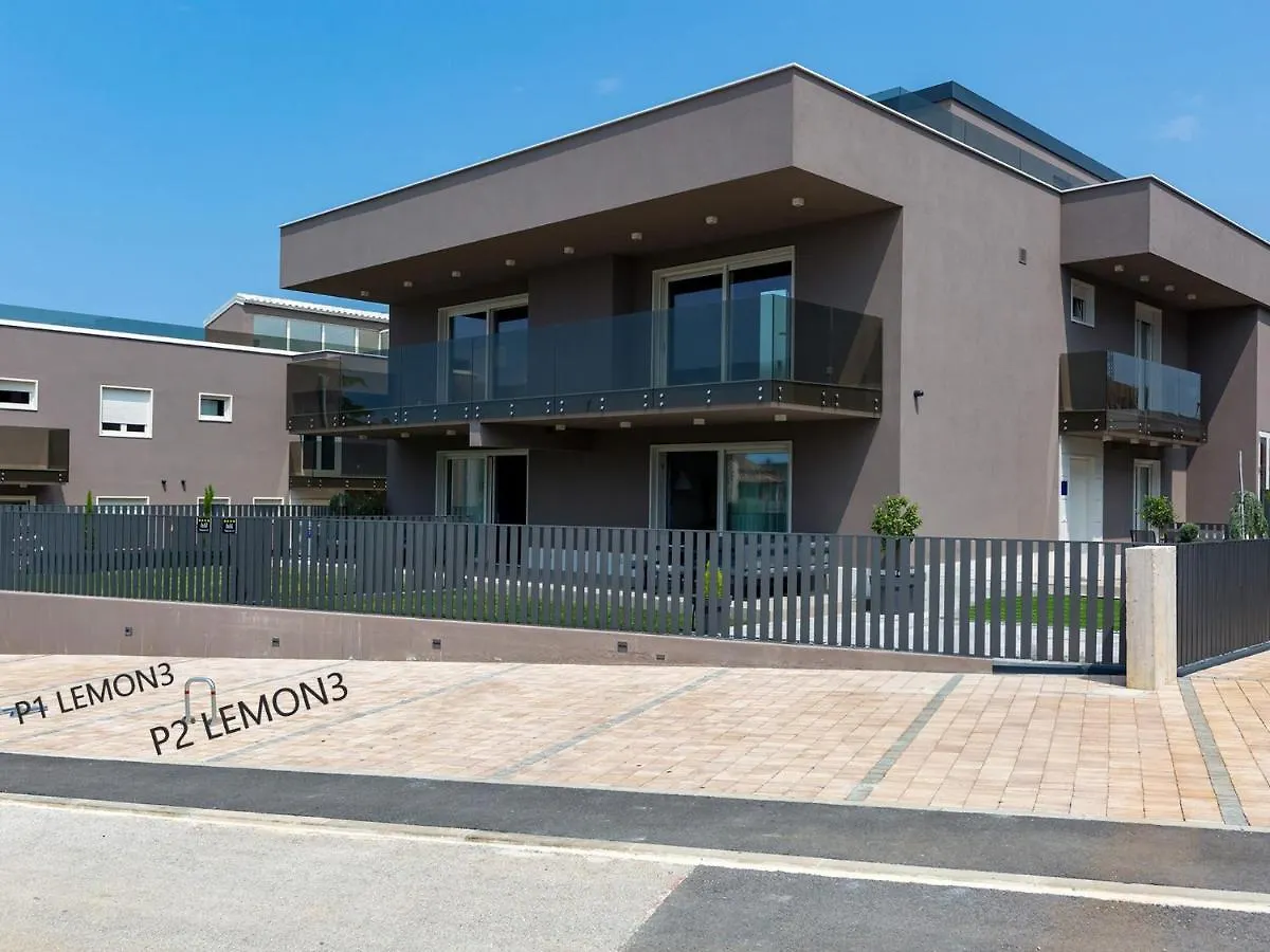 Lemon3 Deluxe Apartment Porec